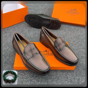 Luxury Men’s Leather Loafers with Metal Bit Detail