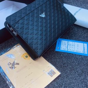 Men’s Black Leather Zip-Around Wallet